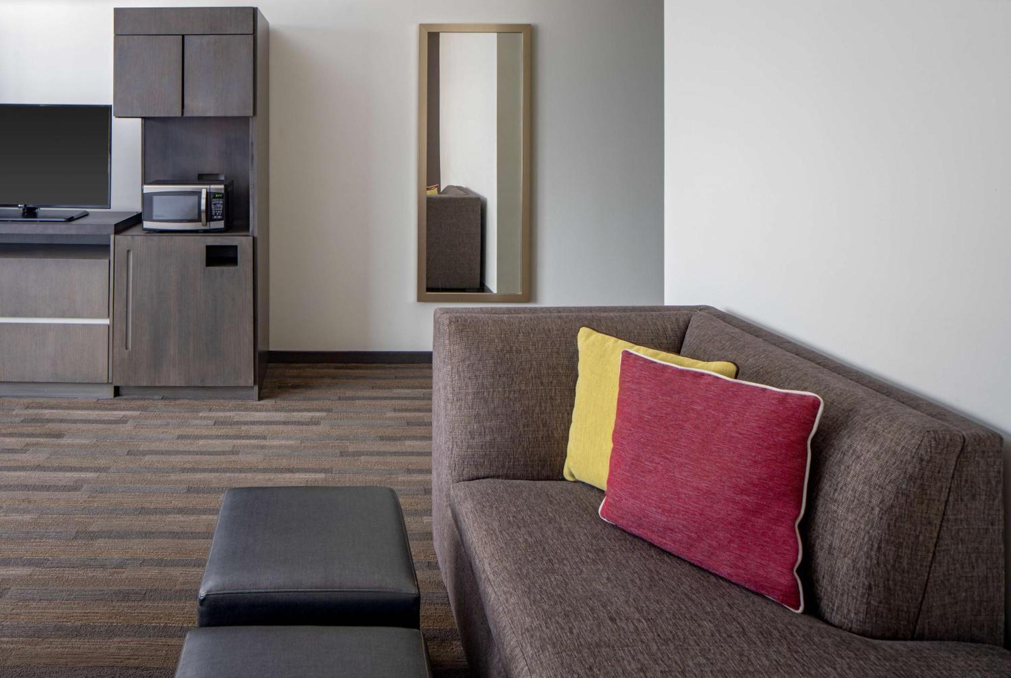 Отель Hyatt House New Orleans Downtown Экстерьер фото
