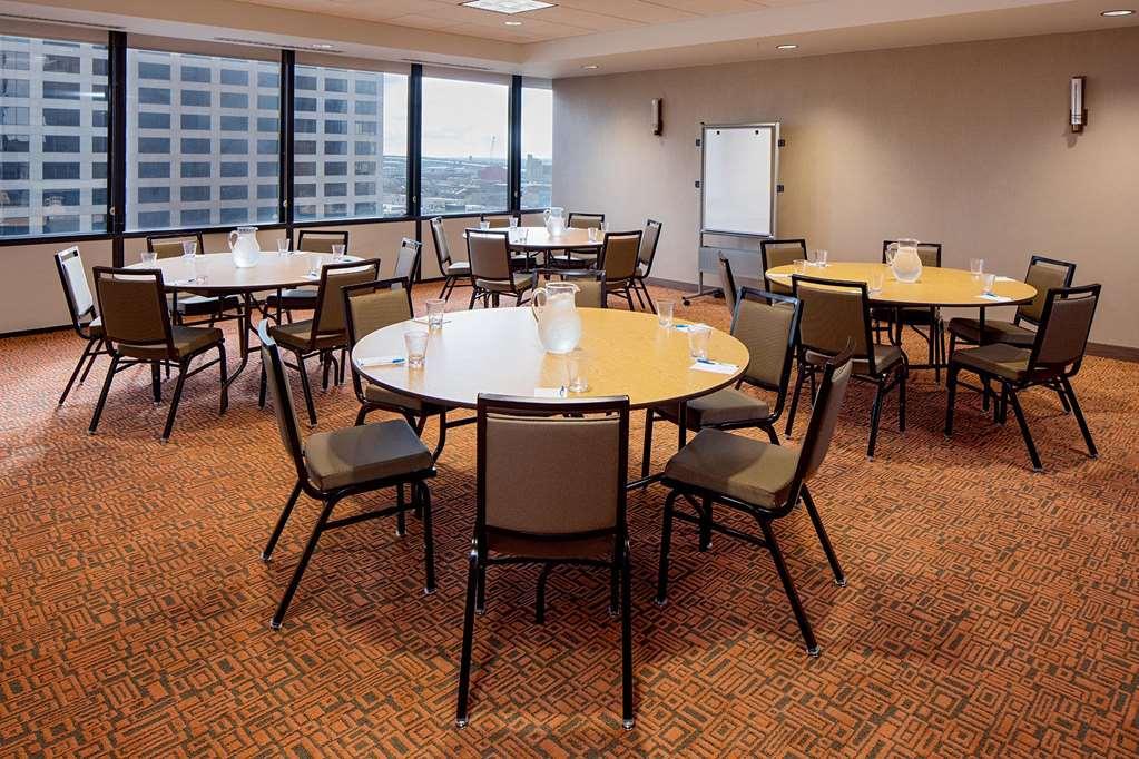 Отель Hyatt House New Orleans Downtown Удобства фото