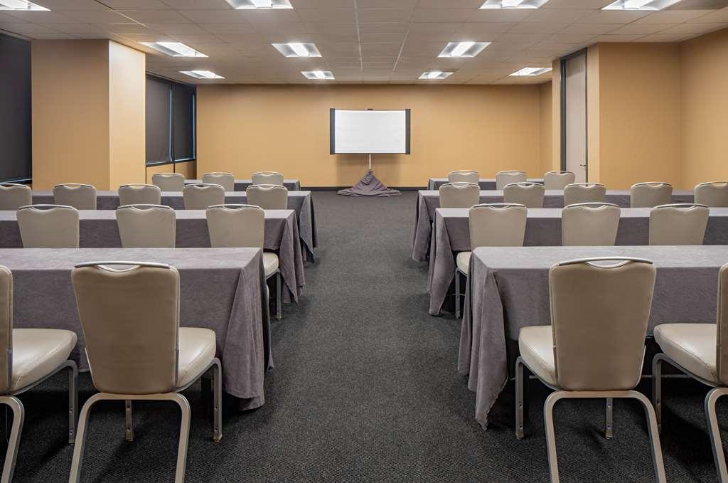 Отель Hyatt House New Orleans Downtown Удобства фото